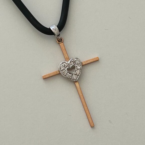 BRAND NEW Diamond Cross Pendant Necklace & Leather Chain MOTHER'S DAY GIFT - Picture 1 of 6